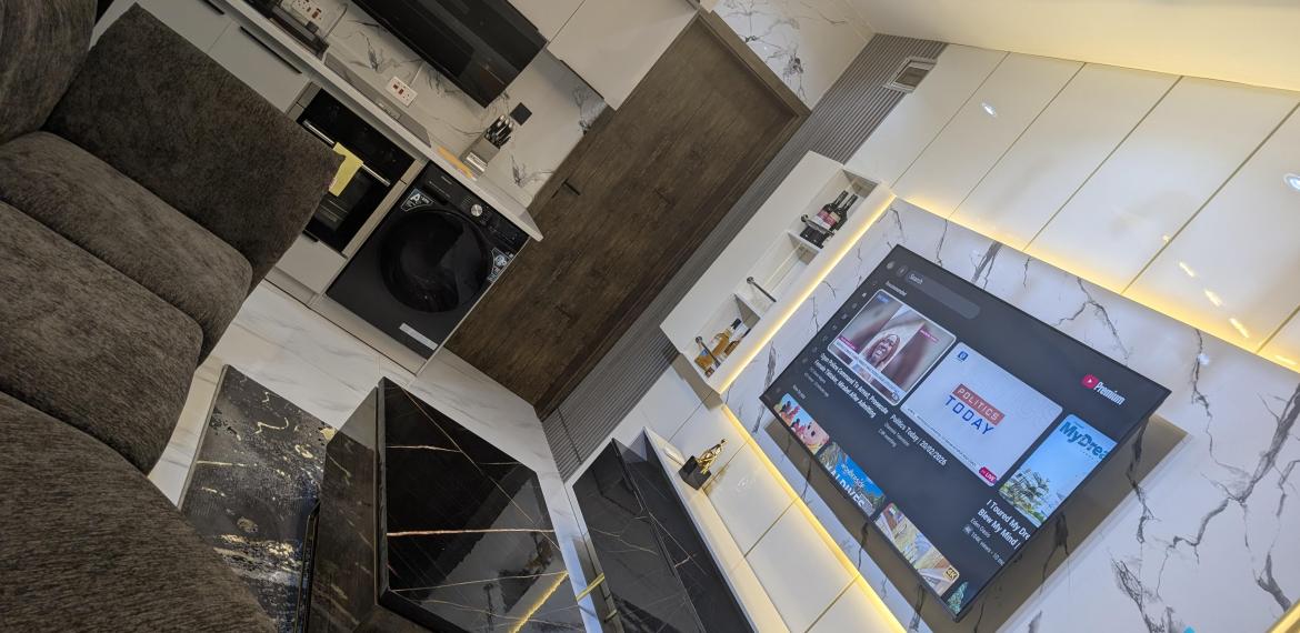 Premier One-Bedroom Apartment